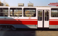 Трамвай СПЕКТР № 817. Вид сбоку. 11.10.2003 