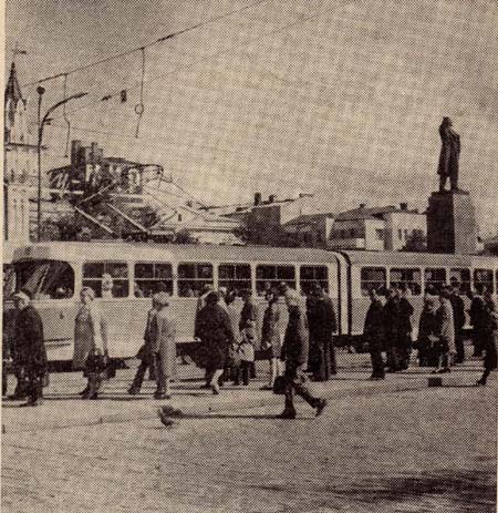 Трамвай типа K2 на площади 1905 года